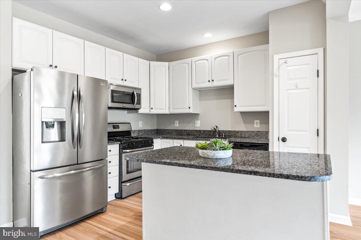 1815 Country Run Way