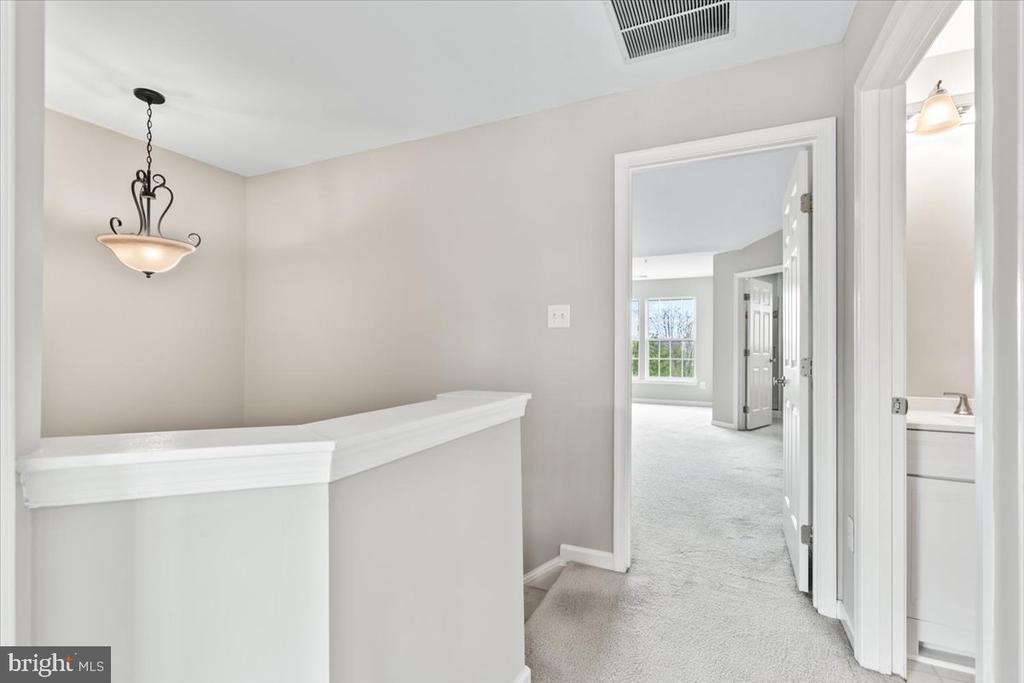 1815 Country Run Way
