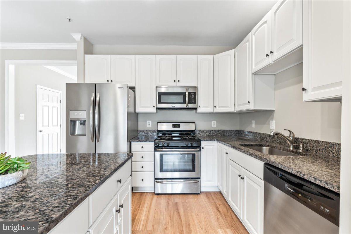 1815 Country Run Way