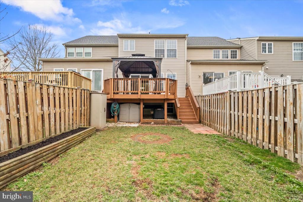 1815 Country Run Way