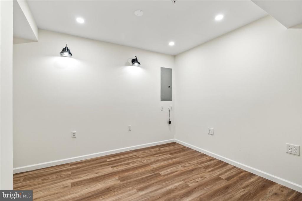 1815 Country Run Way