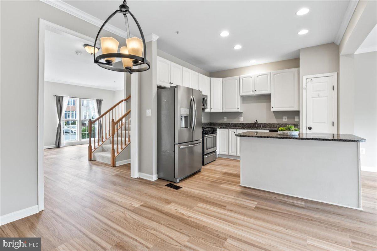 1815 Country Run Way