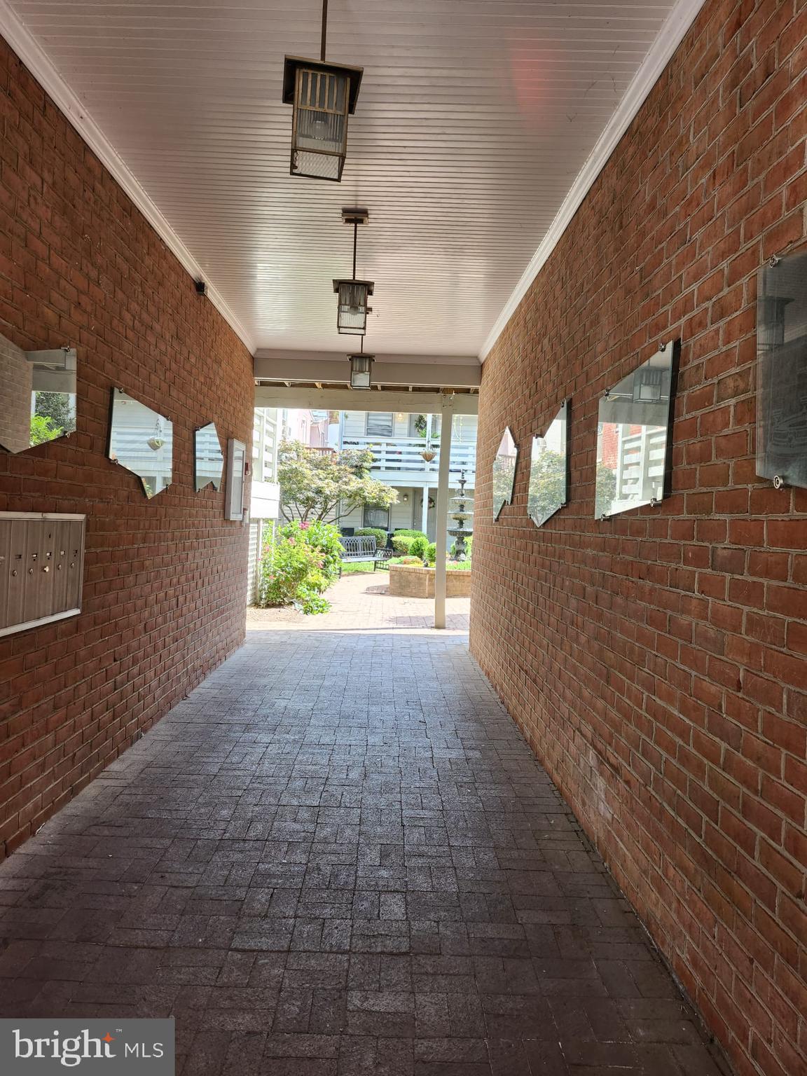 10 W ALL SAINTS ST #205