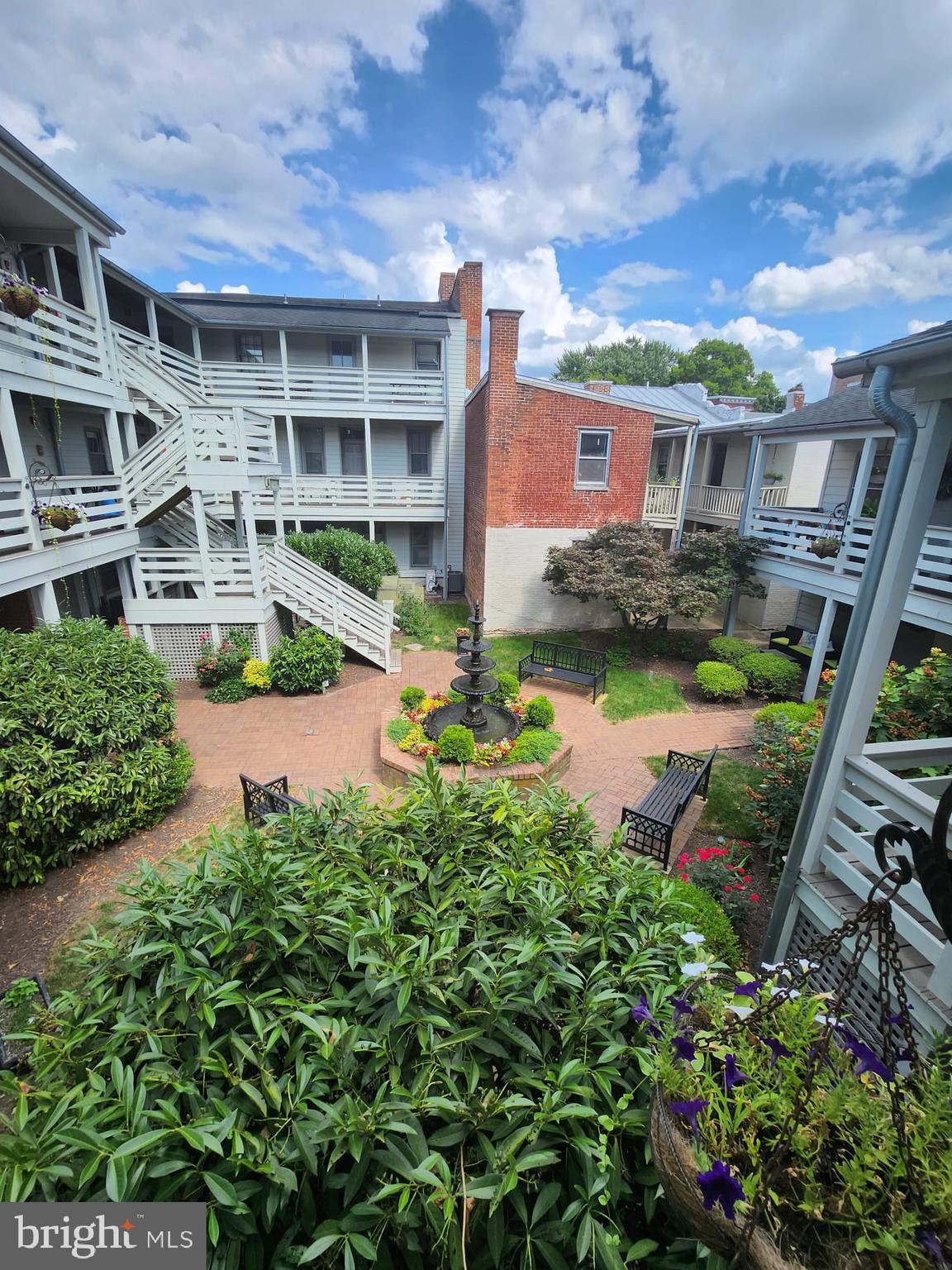 10 W ALL SAINTS ST #205