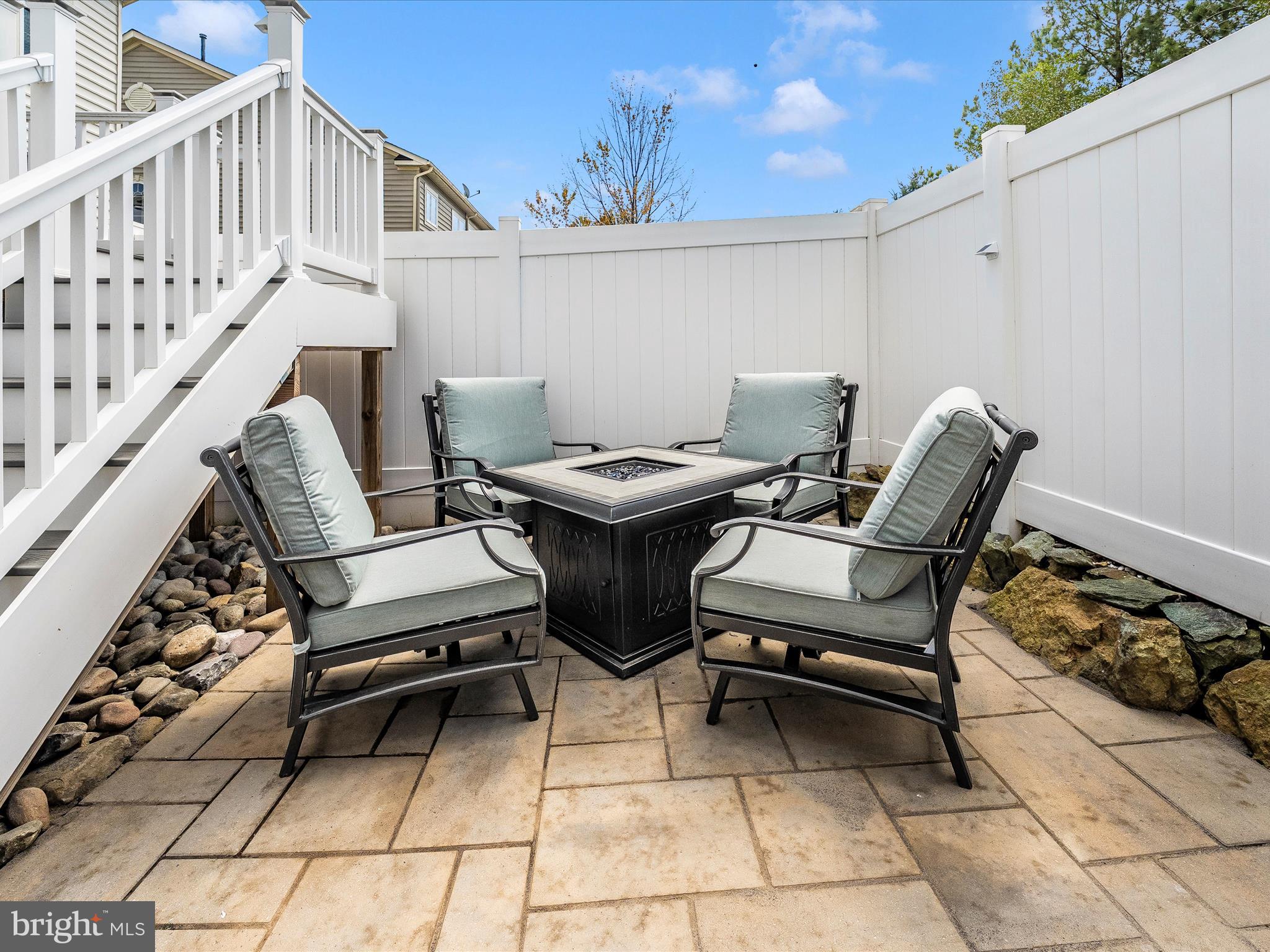 9727 Braidwood Ter