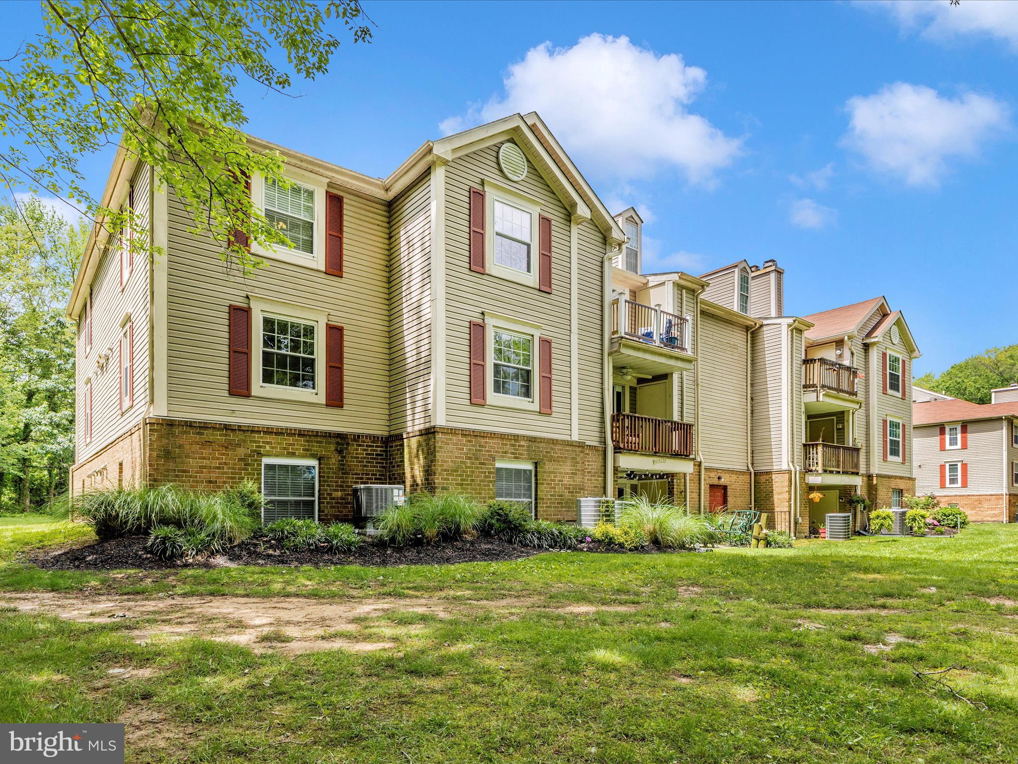 9727 Braidwood Ter