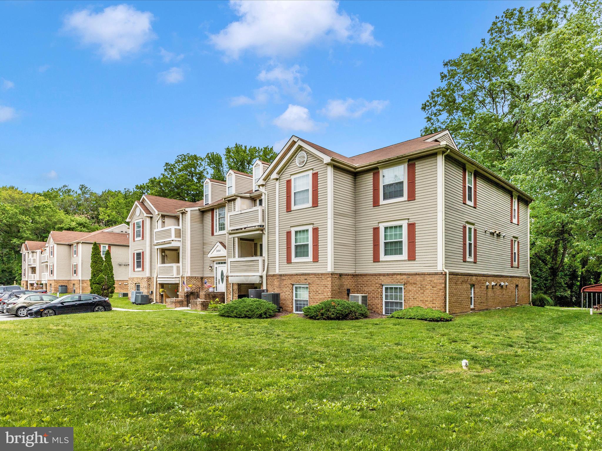 9727 Braidwood Ter