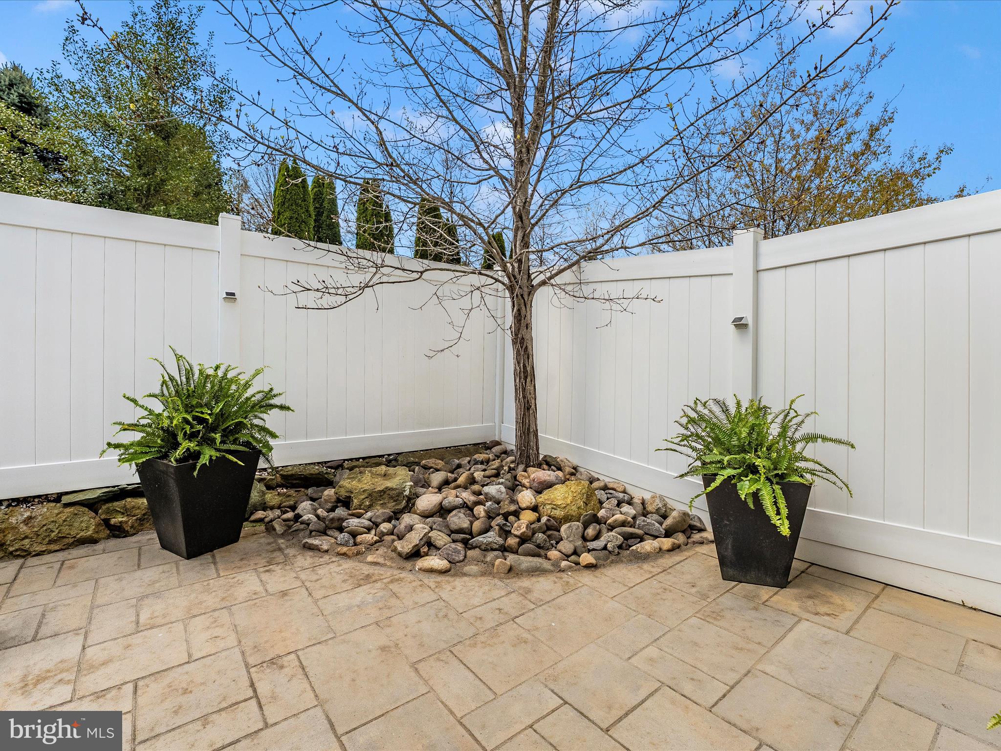 9727 Braidwood Ter