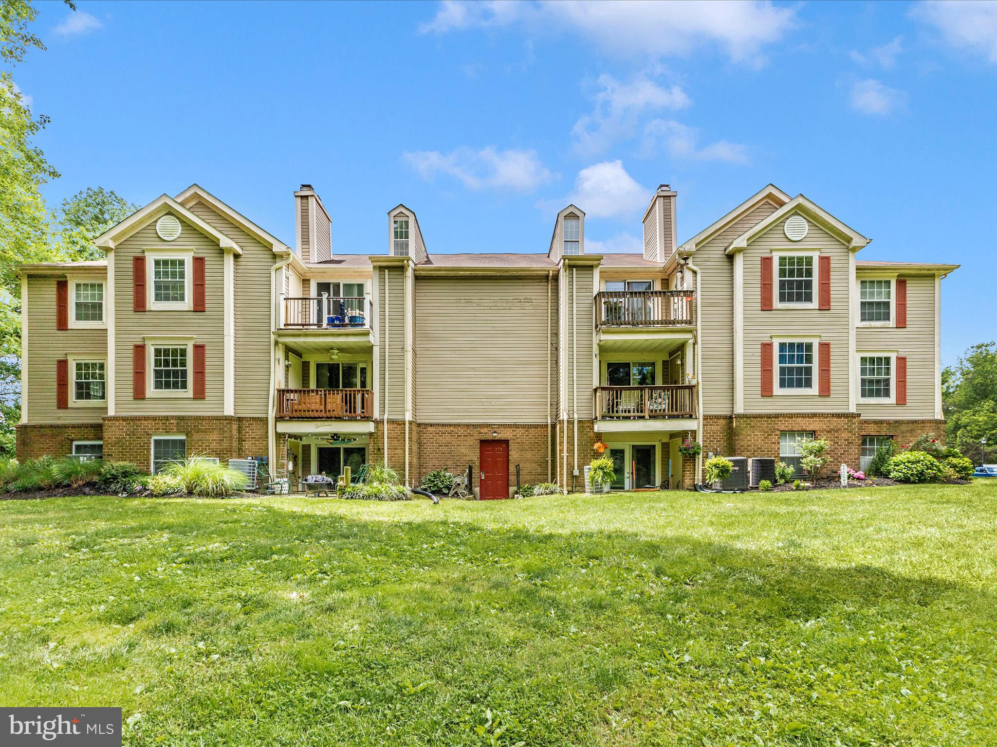 9727 Braidwood Ter