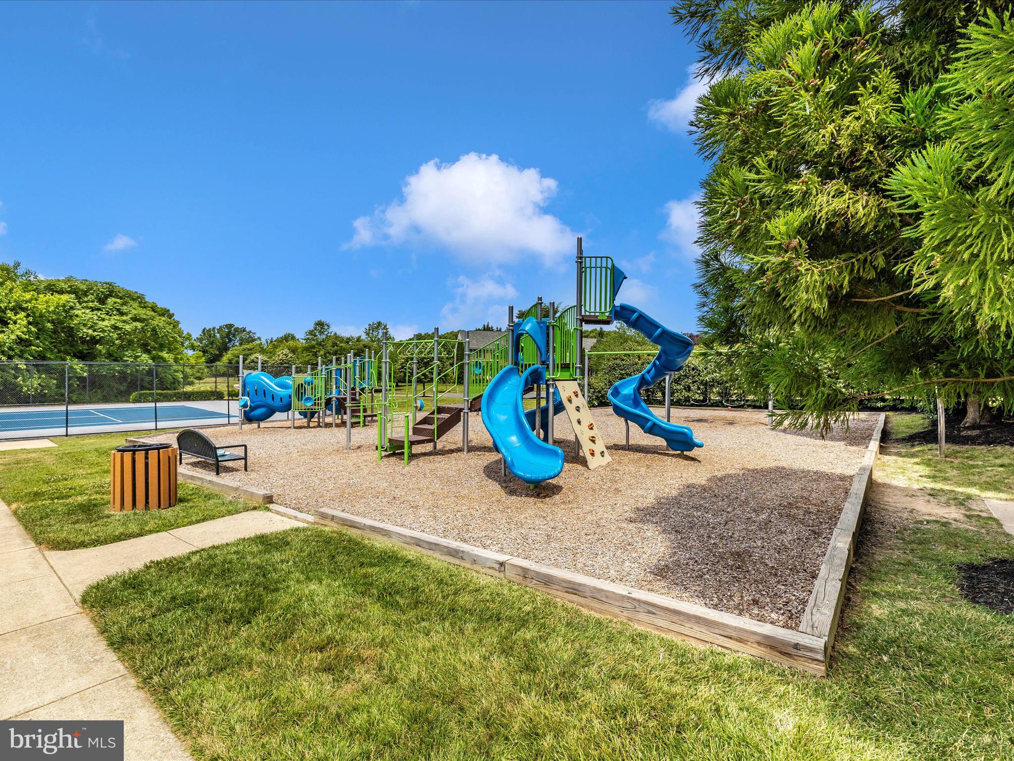9727 Braidwood Ter