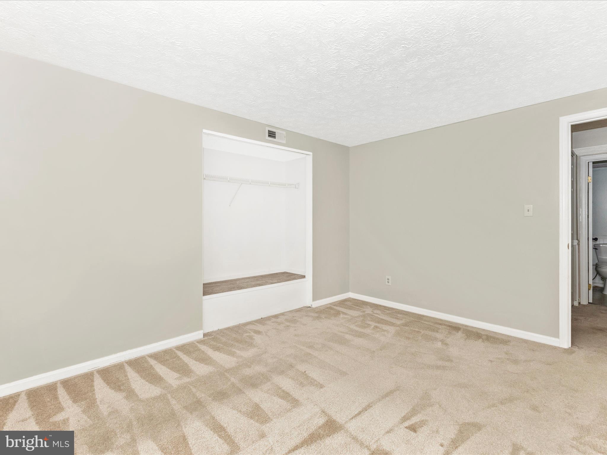 9727 Braidwood Ter