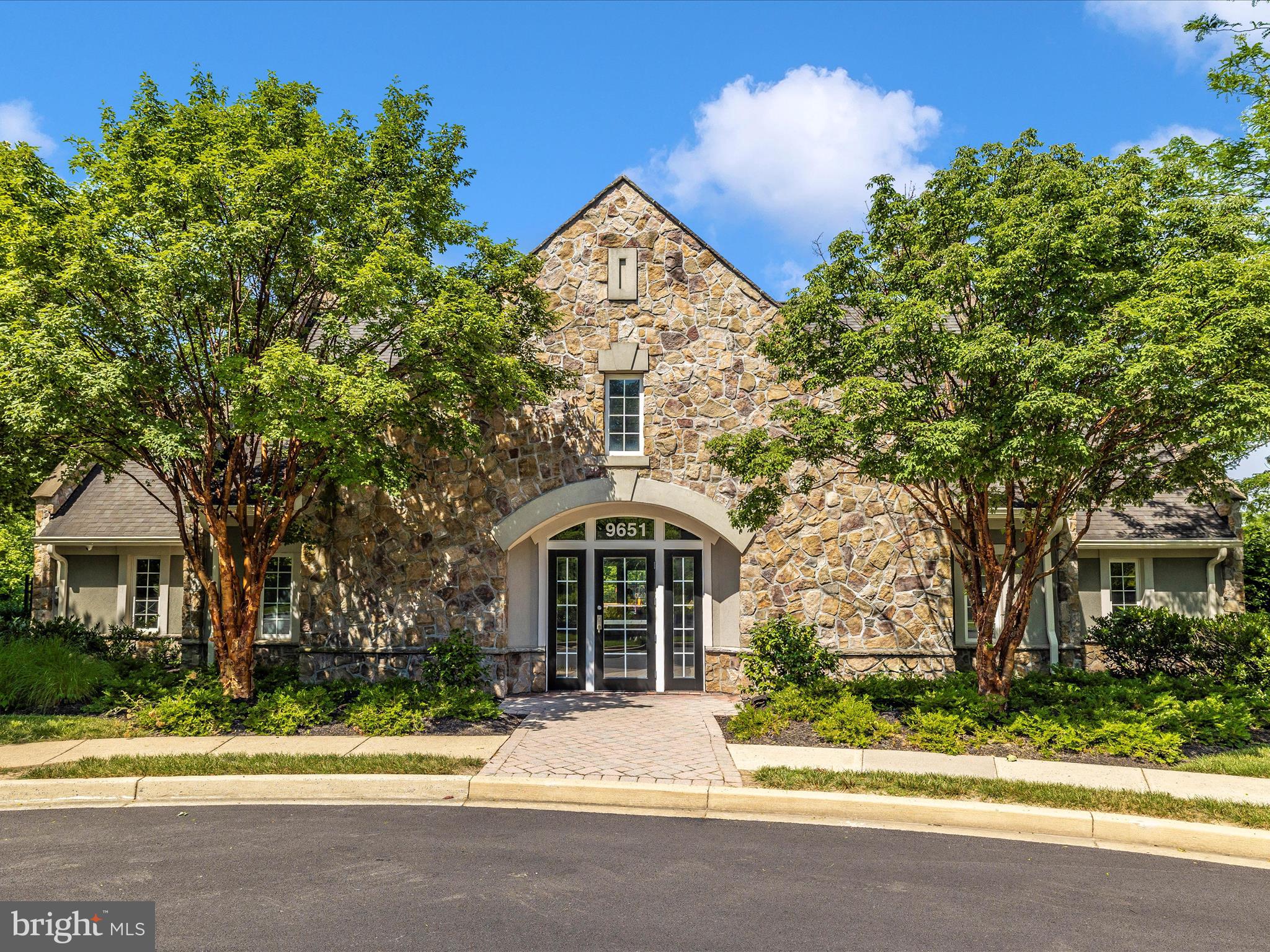 9727 Braidwood Ter