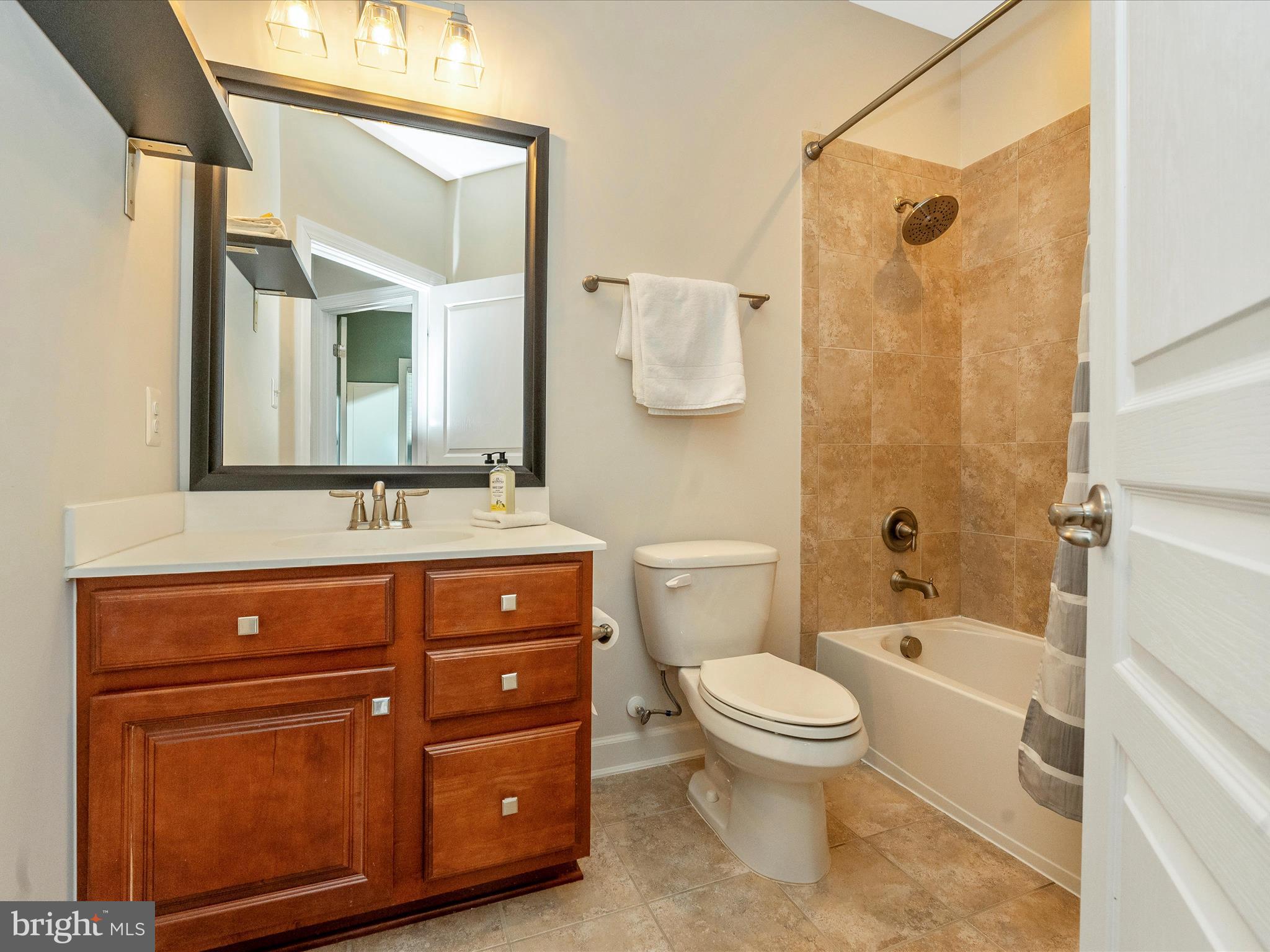 9727 Braidwood Ter