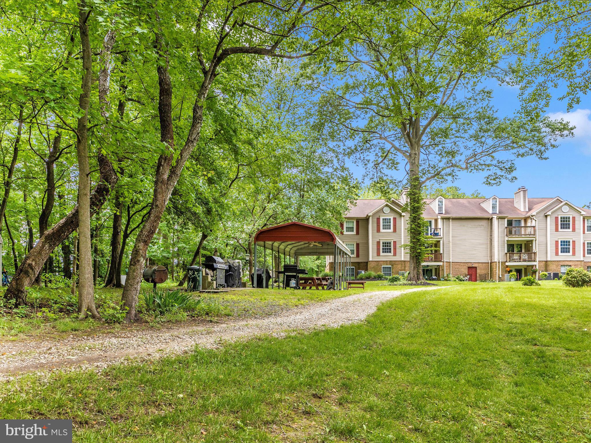 9727 Braidwood Ter
