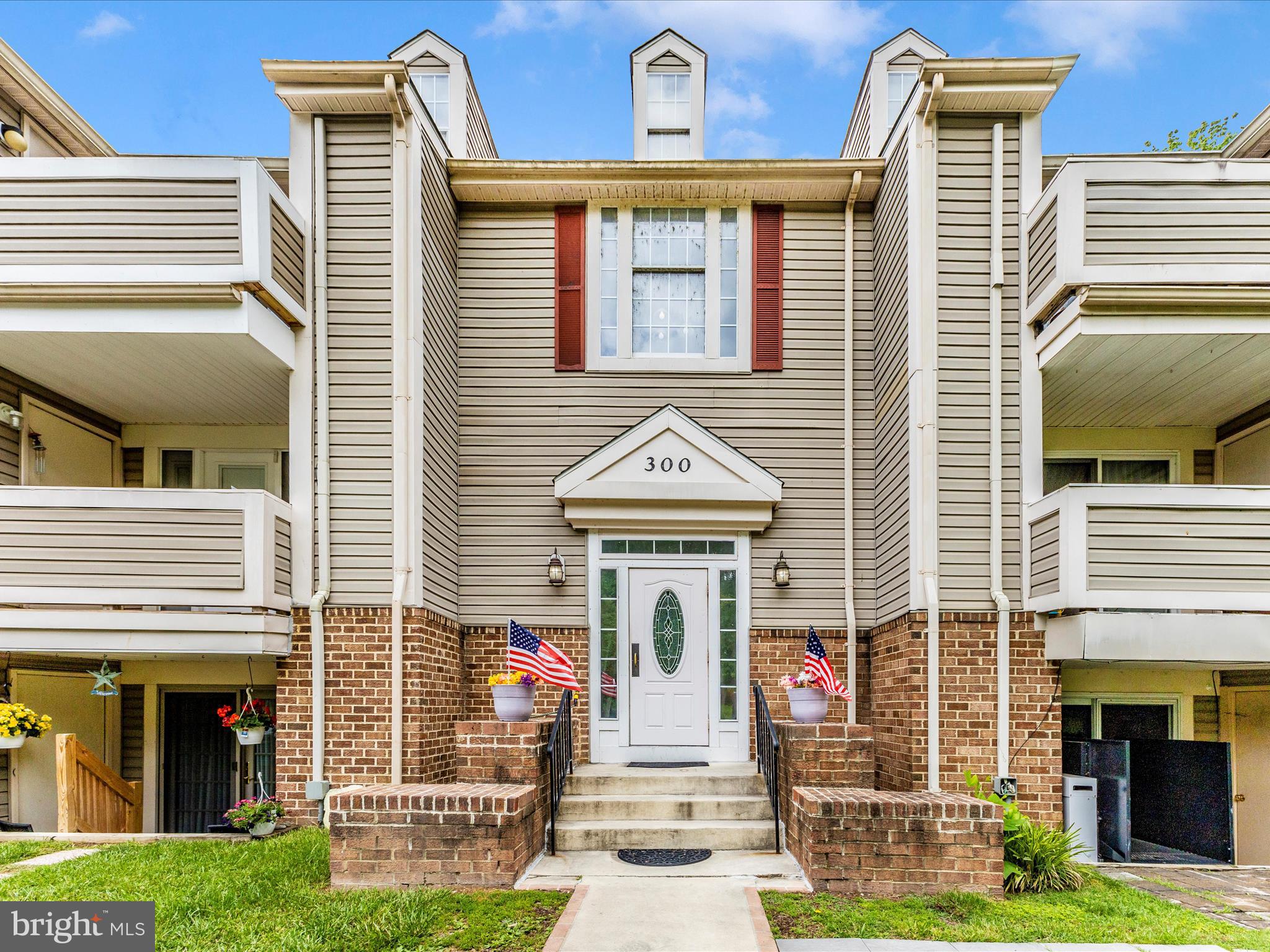 9727 Braidwood Ter