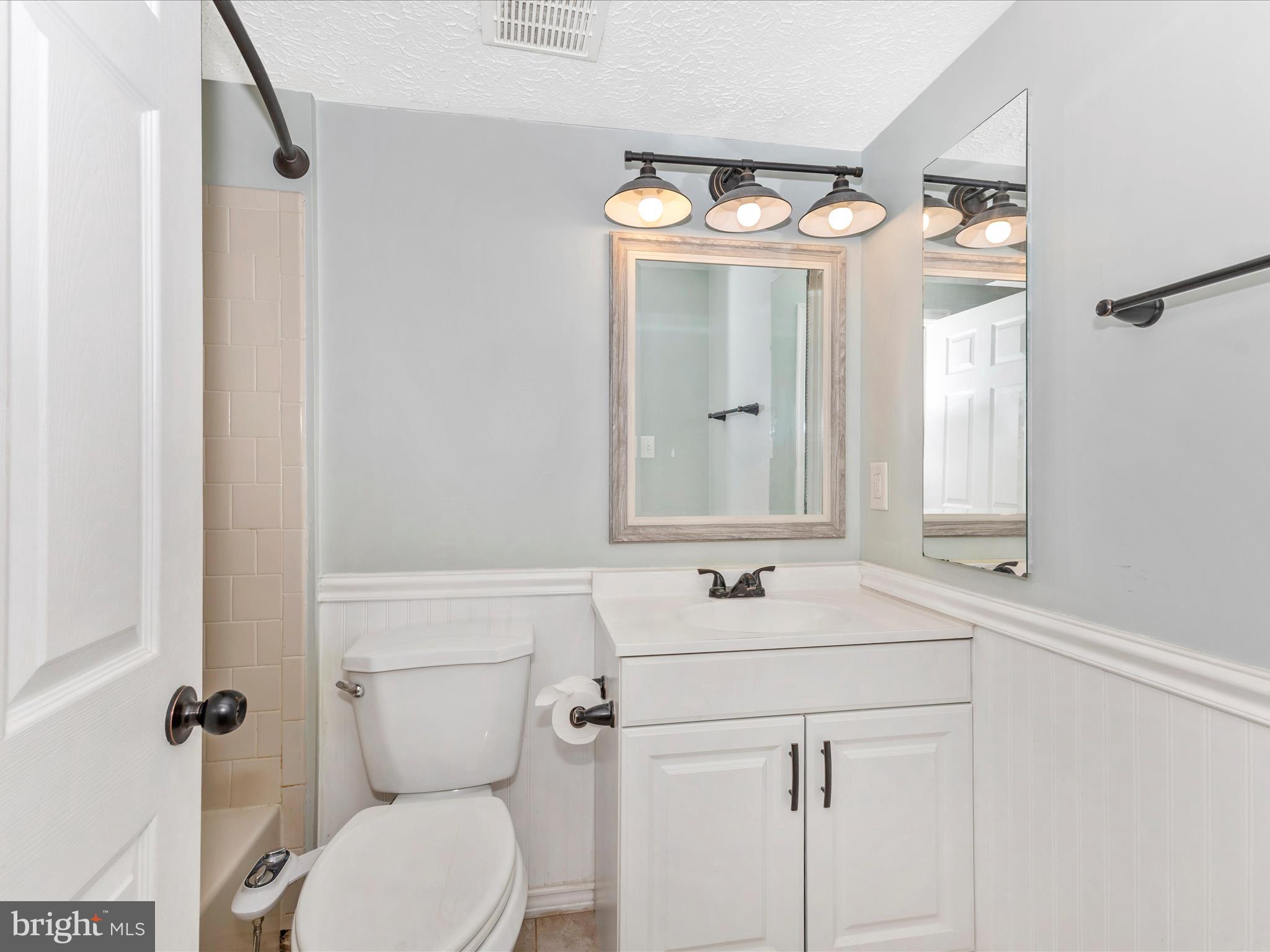 9727 Braidwood Ter