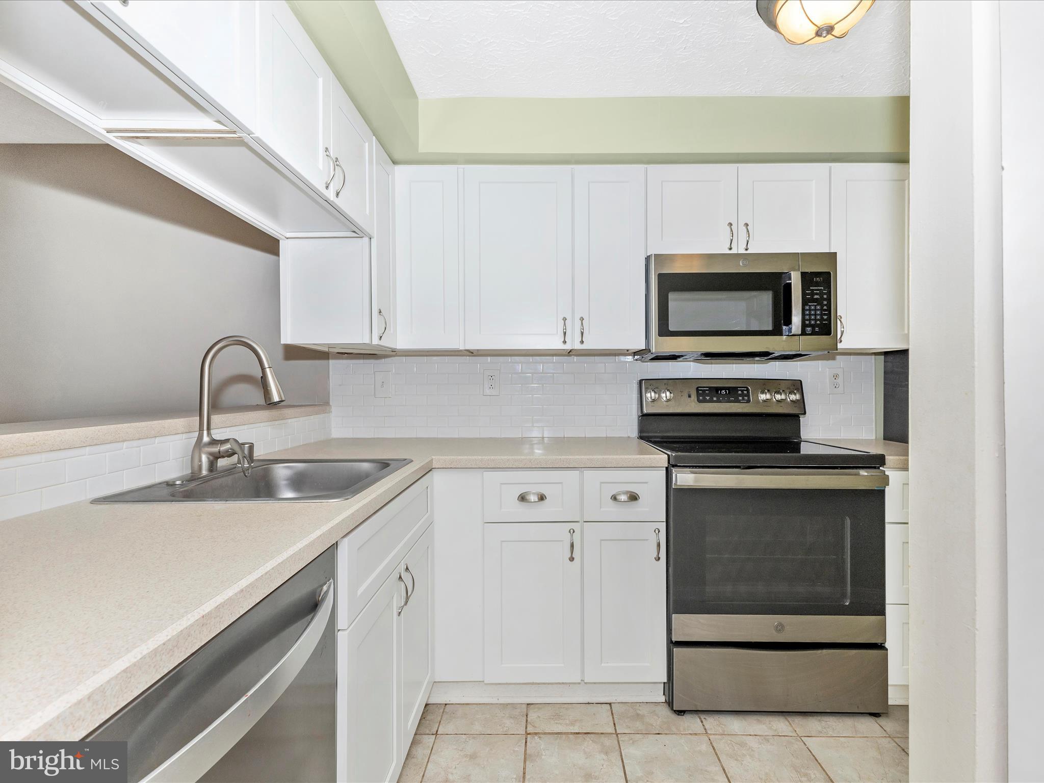 9727 Braidwood Ter