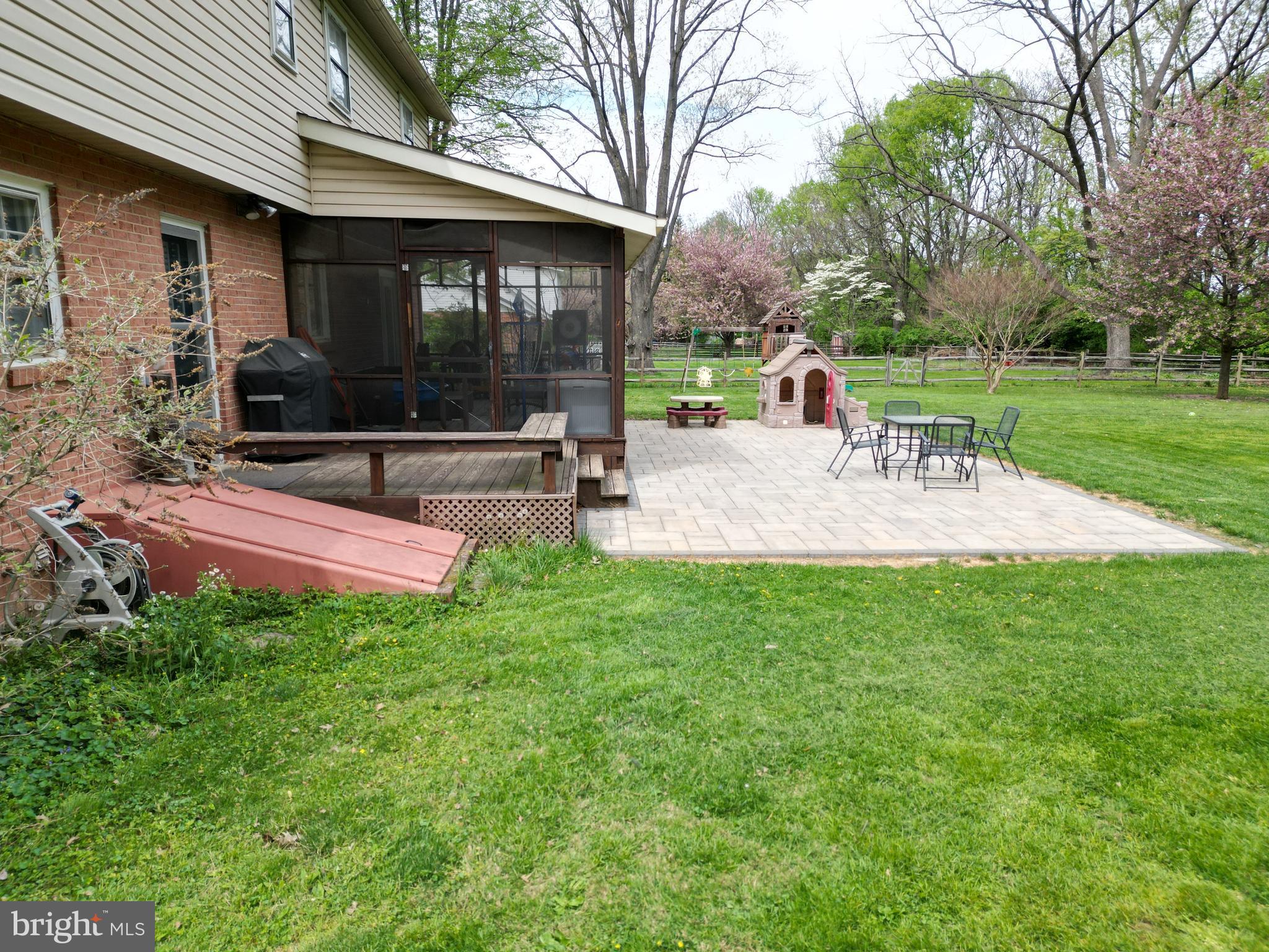 7917 RUNNYMEADE DRIVE