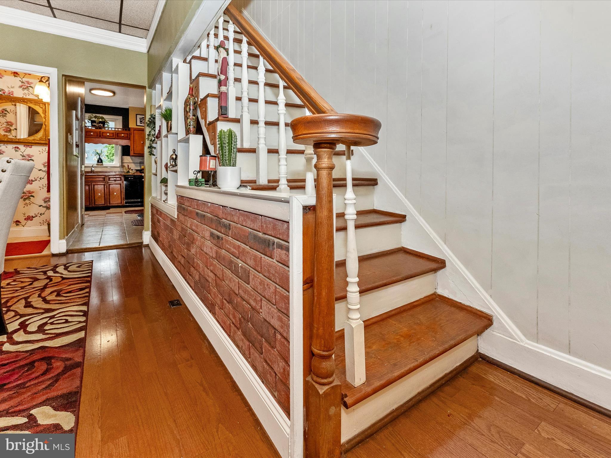 204 Center St