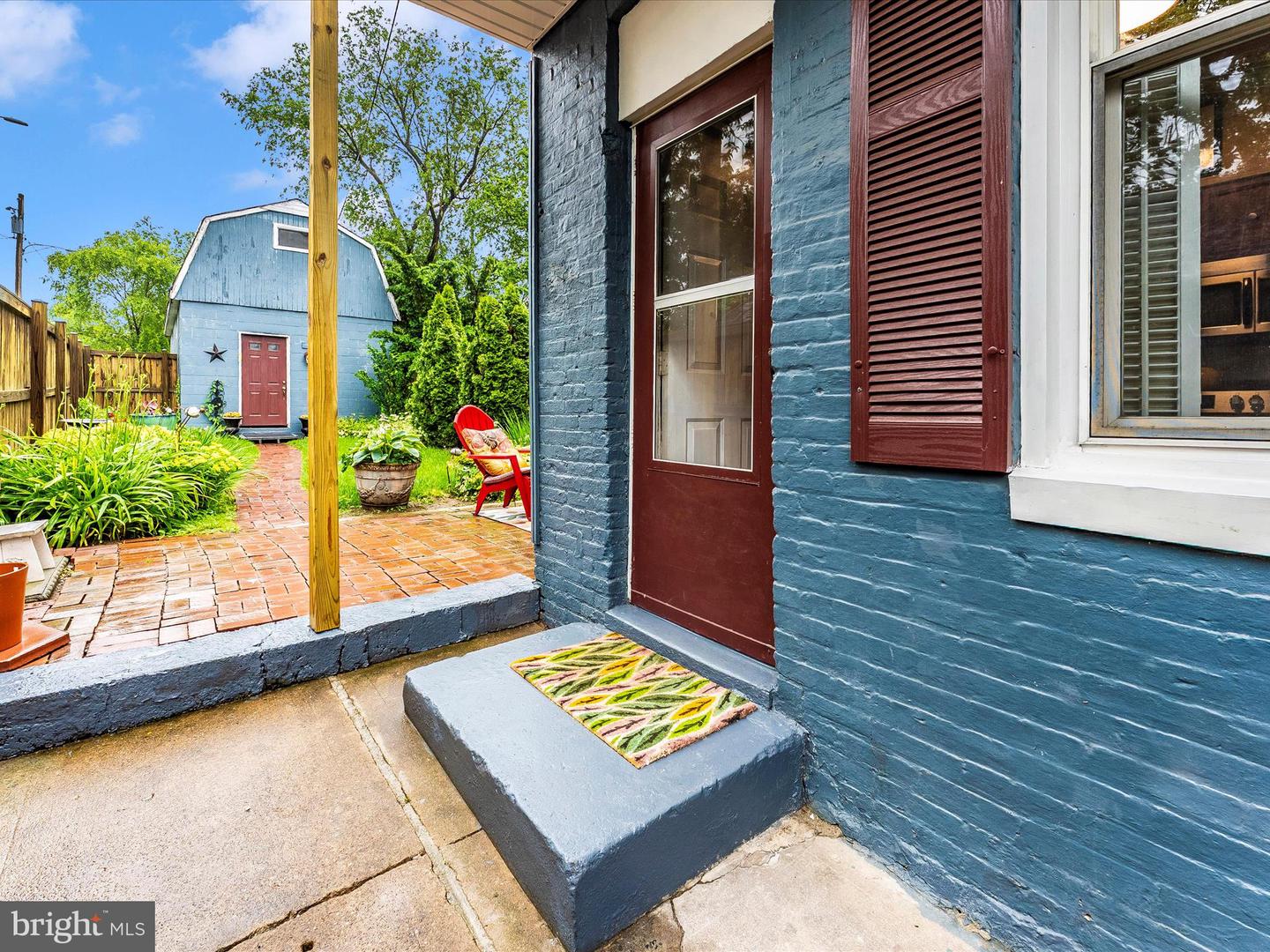 204 Center St