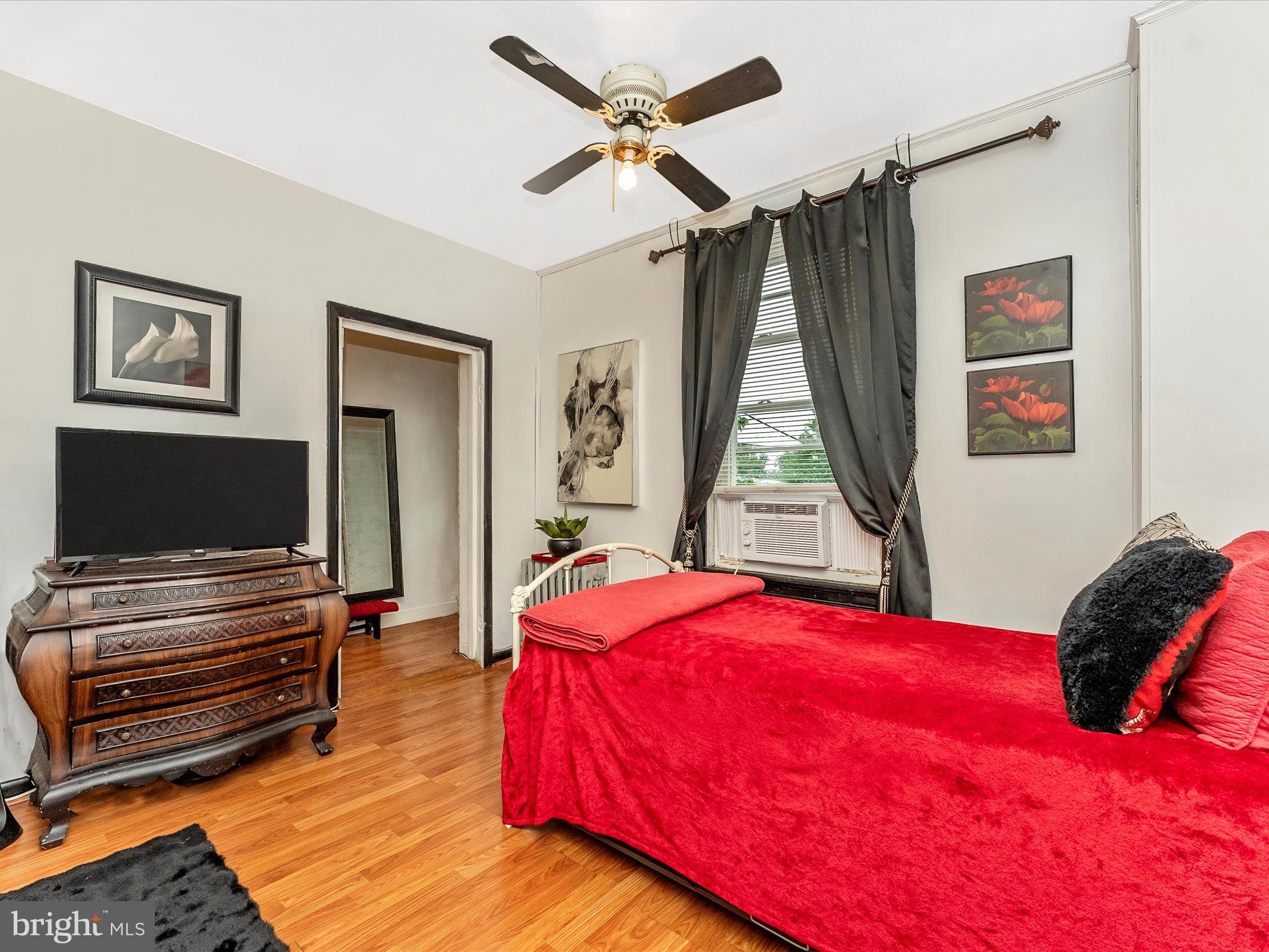 204 Center St