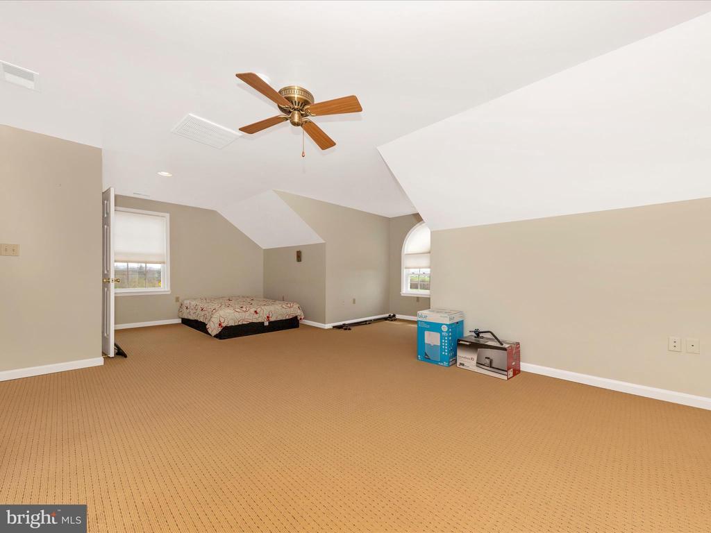 2290 Gapland Rd