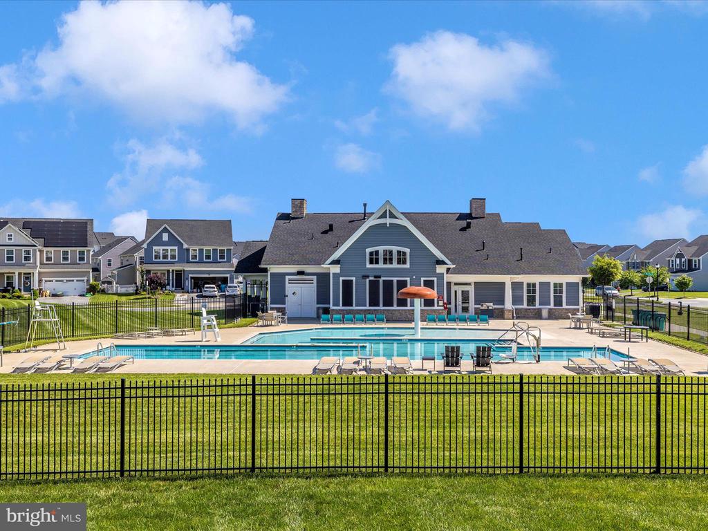 5303 Crape Myrtle Dr
