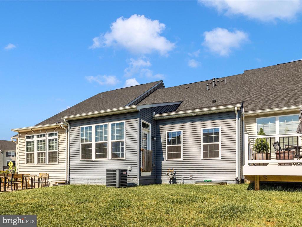5303 Crape Myrtle Dr