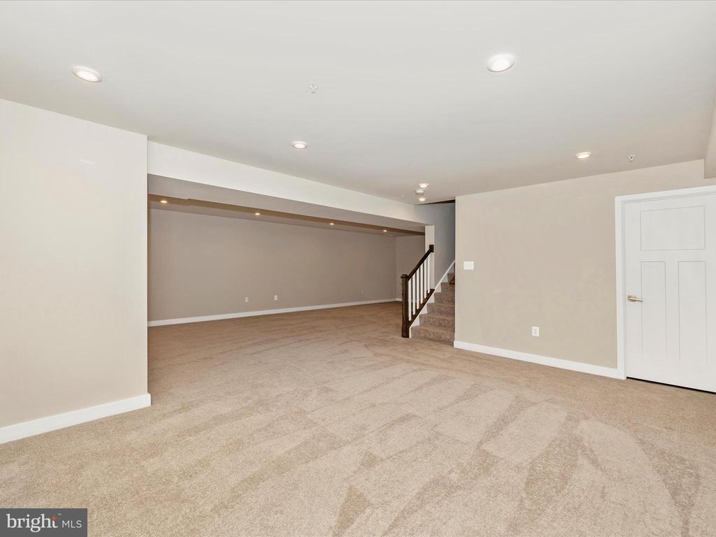 5303 Crape Myrtle Dr