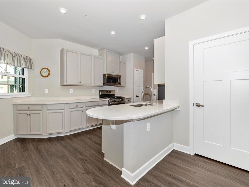 5303 Crape Myrtle Dr