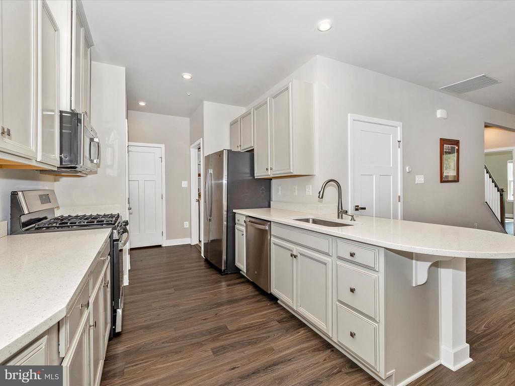 5303 Crape Myrtle Dr