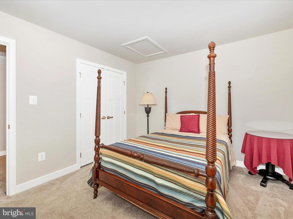 5303 Crape Myrtle Dr