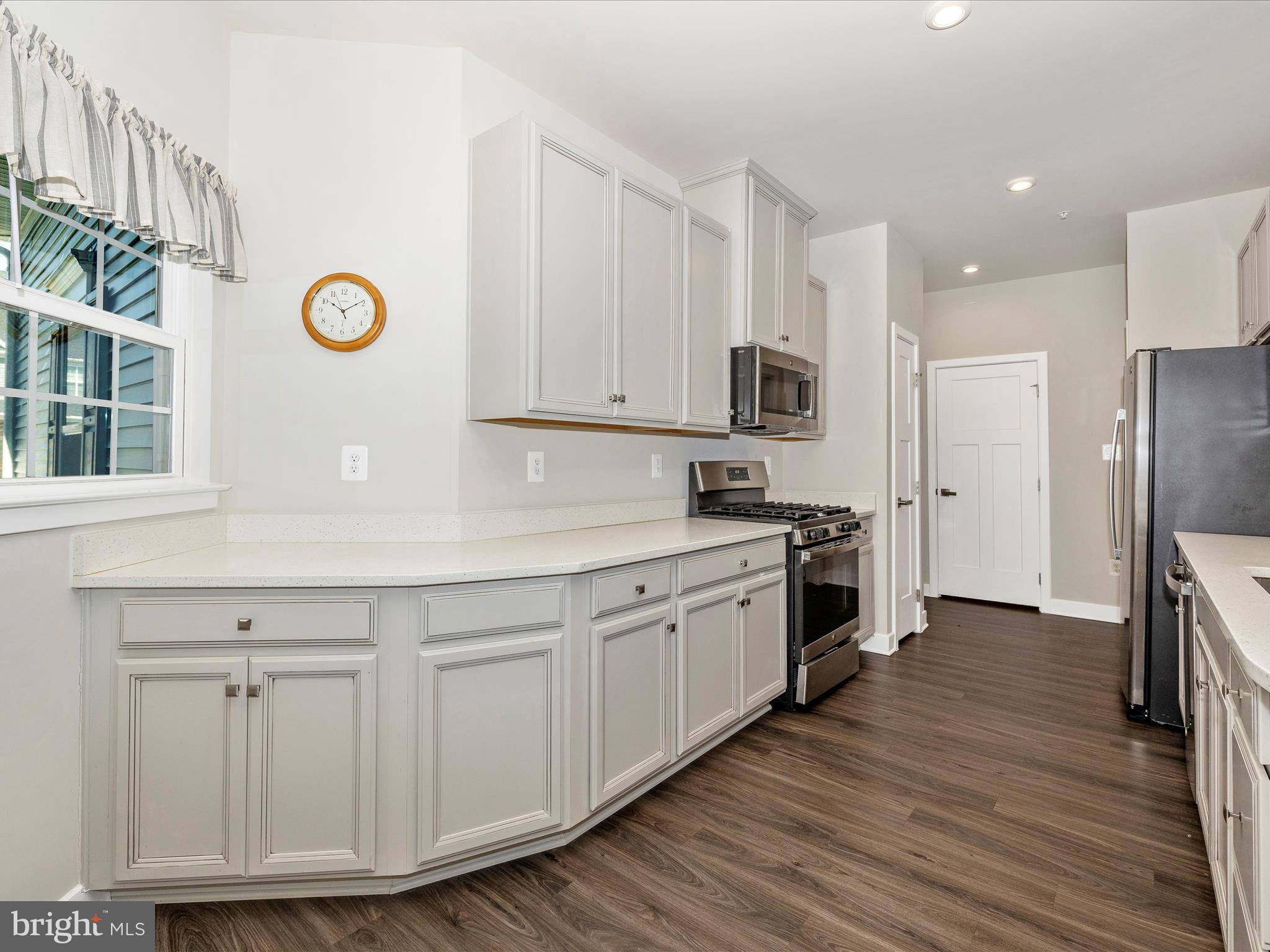 5303 Crape Myrtle Dr