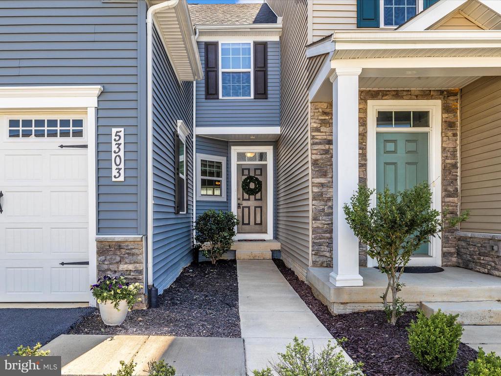 5303 Crape Myrtle Dr