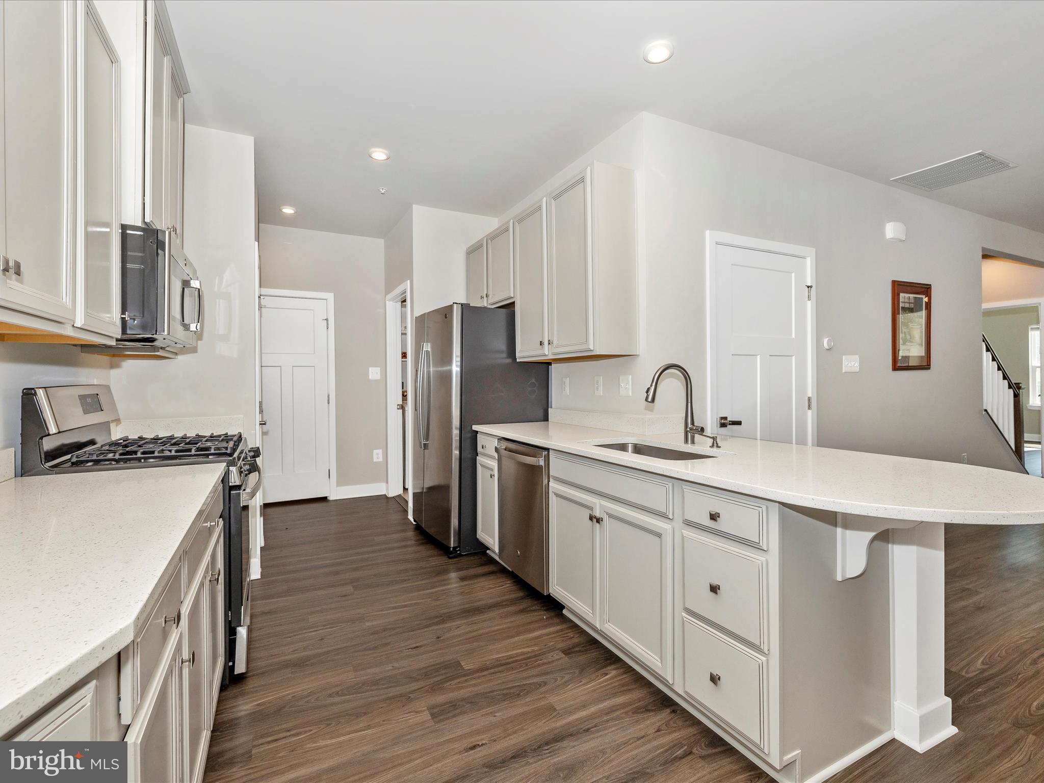 5303 Crape Myrtle Dr