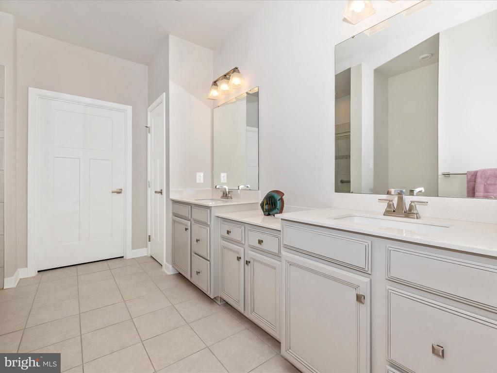 5303 Crape Myrtle Dr