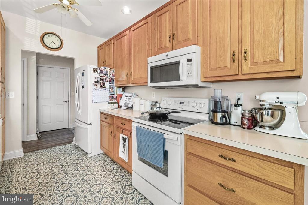 10 Rosewood Ct #102