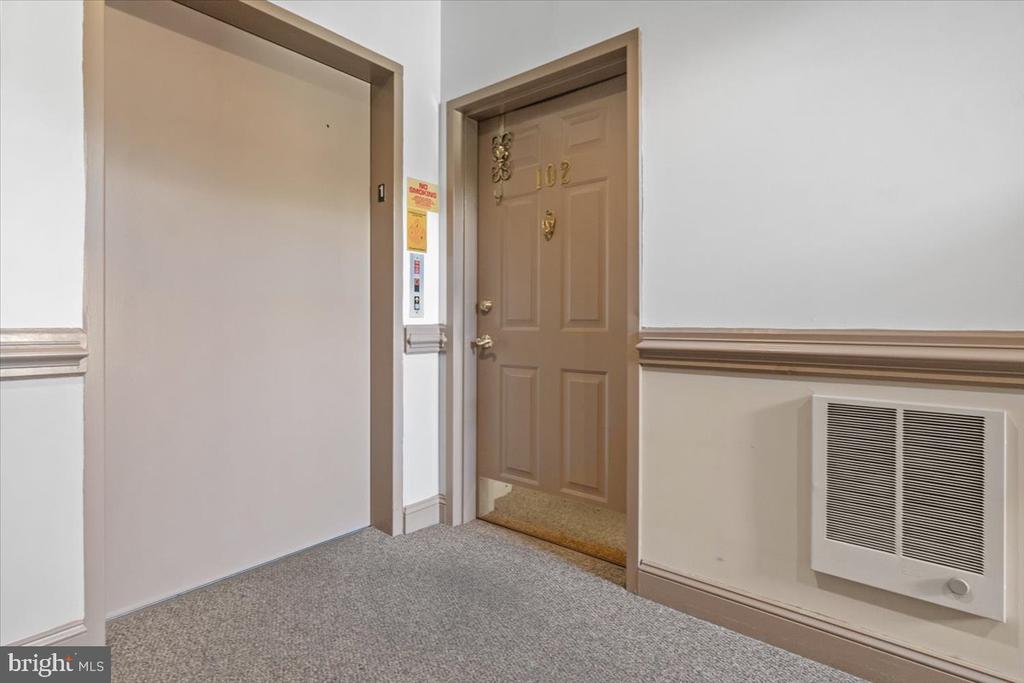10 Rosewood Ct #102