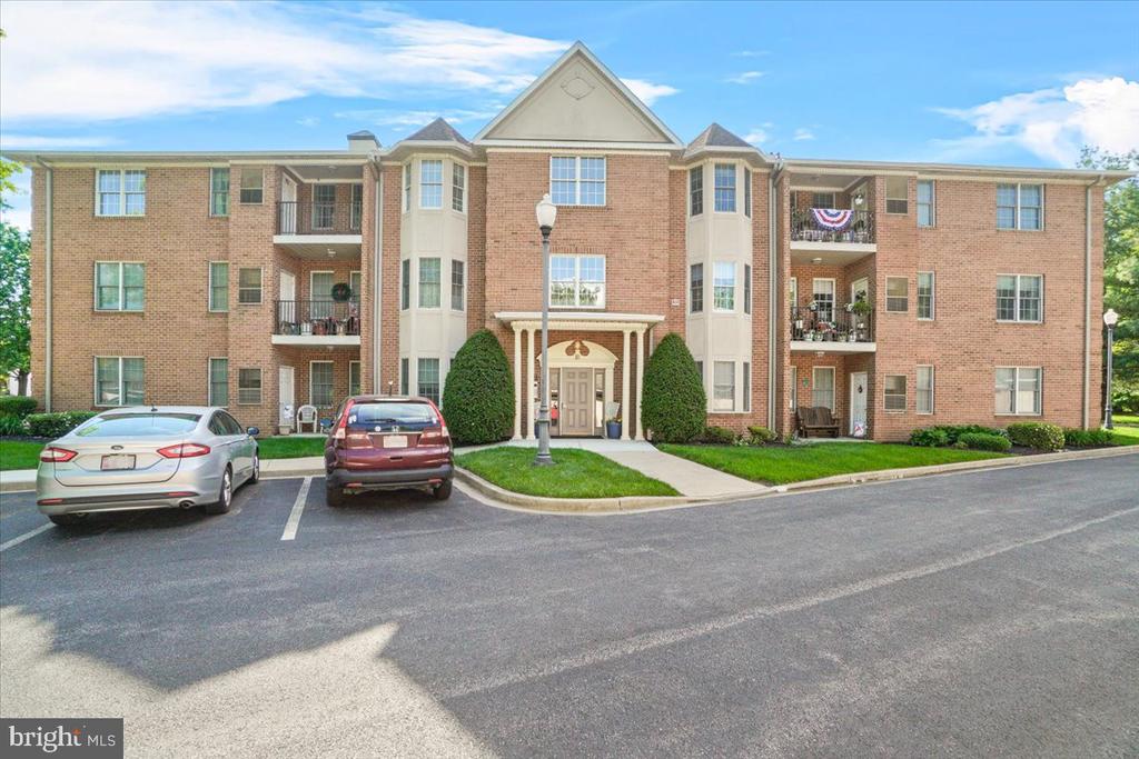 10 Rosewood Ct #102