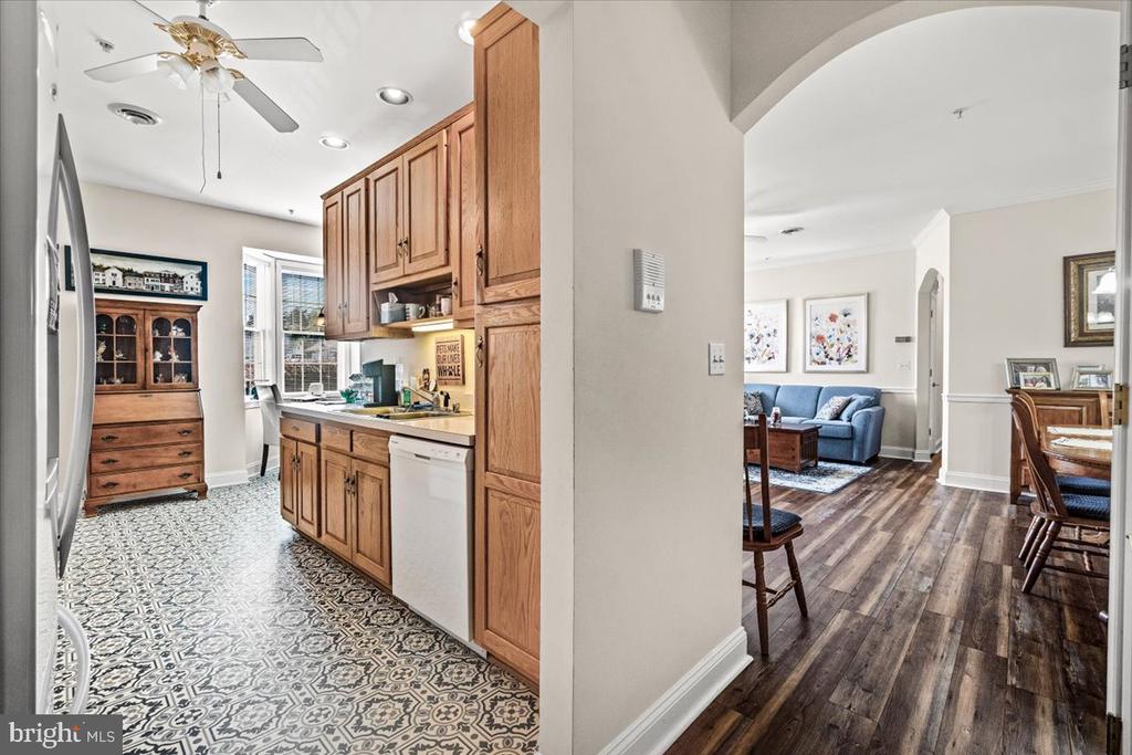 10 Rosewood Ct #102