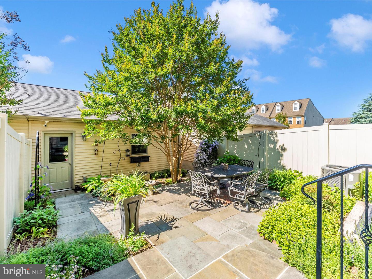 2507 Island Grove Blvd