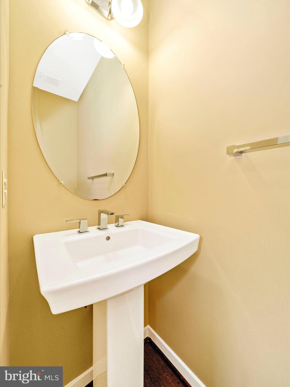 1400 Laurel Wood Way