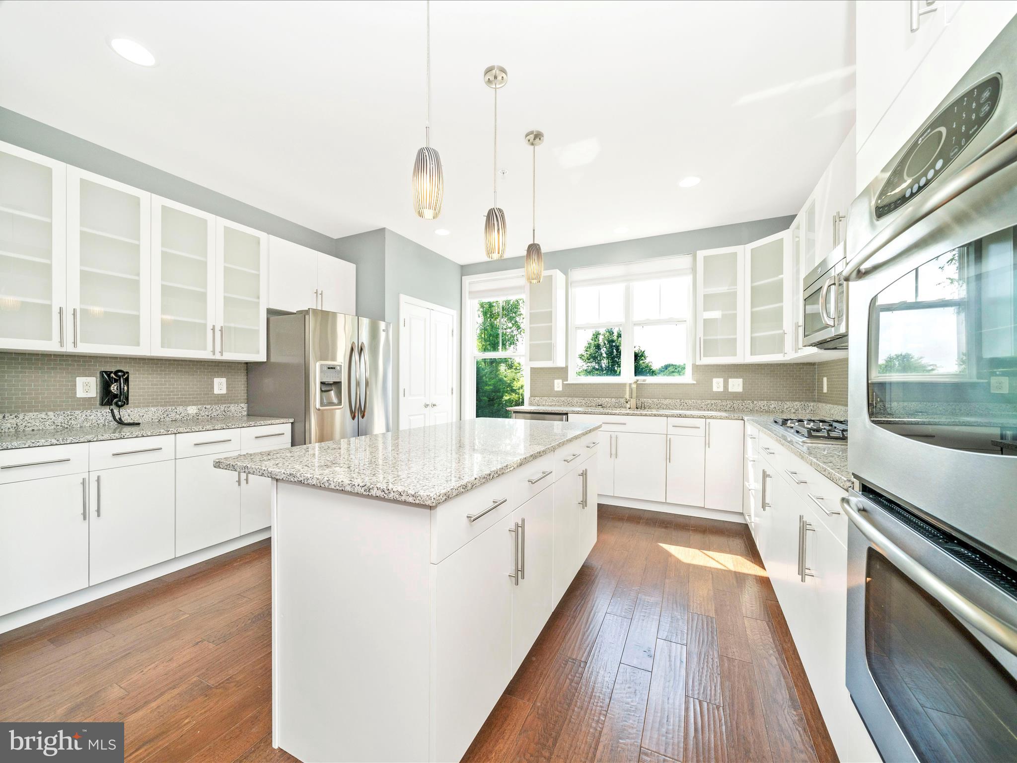 1400 Laurel Wood Way