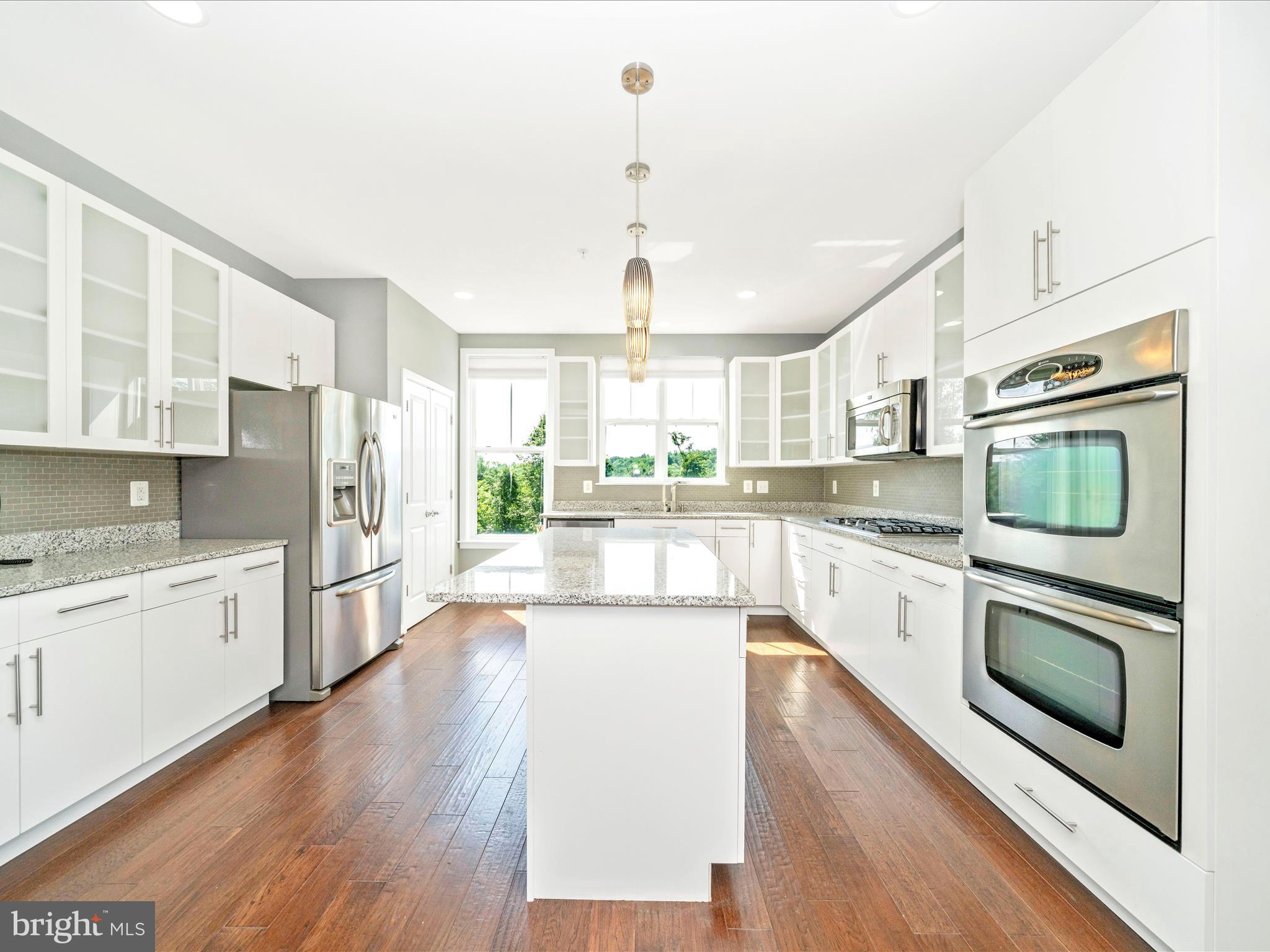 1400 Laurel Wood Way