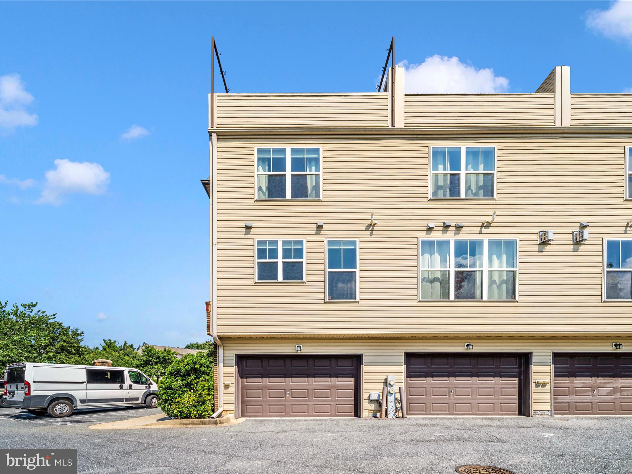 1400 Laurel Wood Way