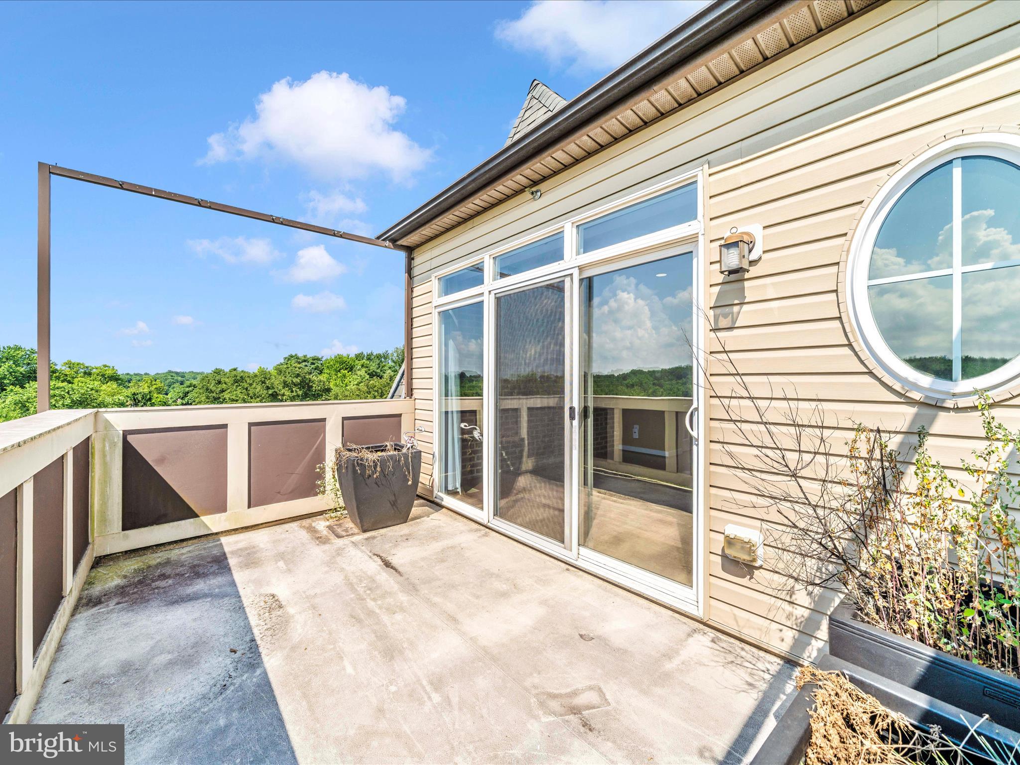 1400 Laurel Wood Way