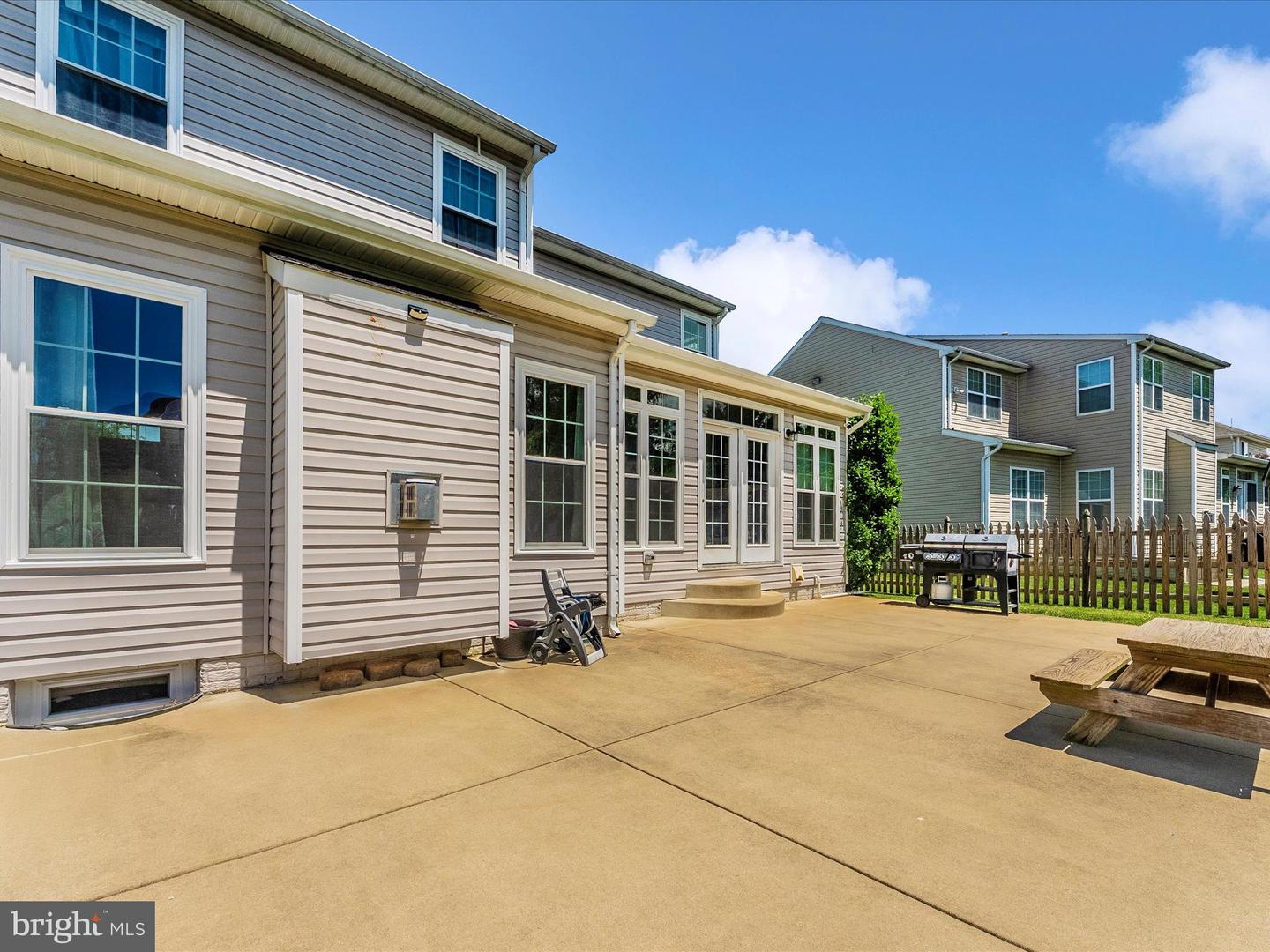 106 Bedrock Dr