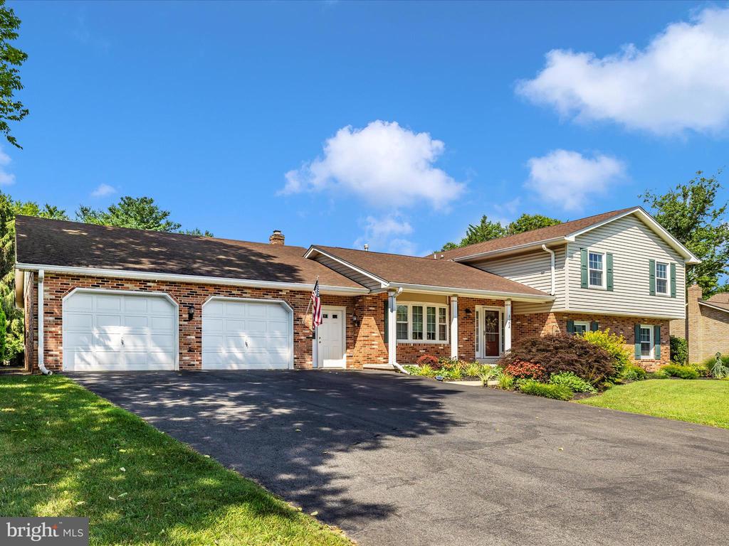 8102 Glendale Dr