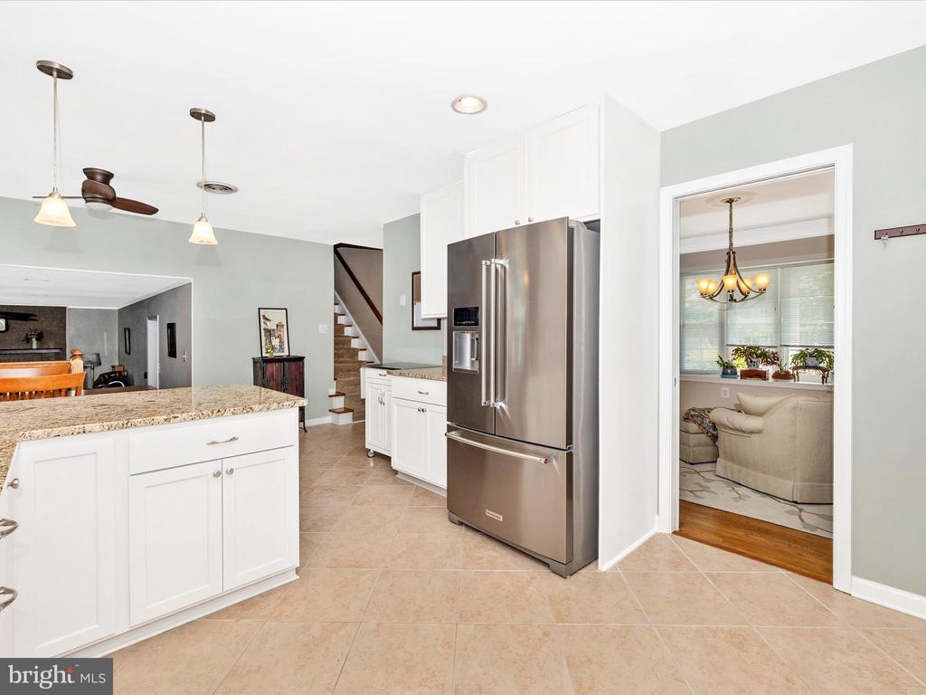 8102 Glendale Dr