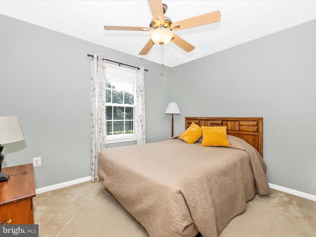 8102 Glendale Dr